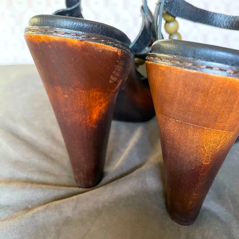UGG “Naima” Leather Platform High Heel - Picture 7 of 16